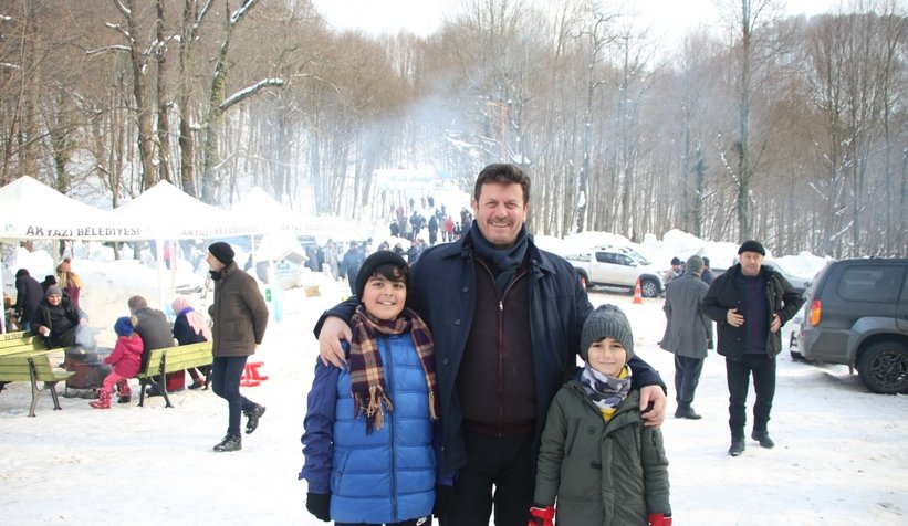 Çocuklar, kızak şenliğinde doyasıya eğlendi