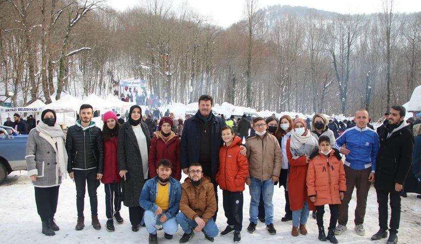 Çocuklar, kızak şenliğinde doyasıya eğlendi