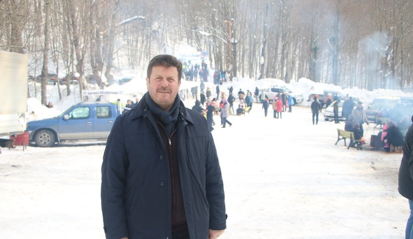 Çocuklar, kızak şenliğinde doyasıya eğlendi