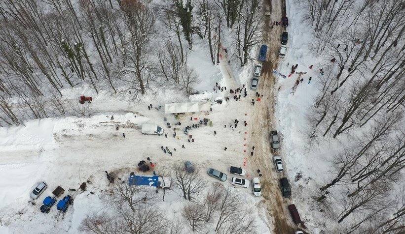 Çocuklar, kızak şenliğinde doyasıya eğlendi
