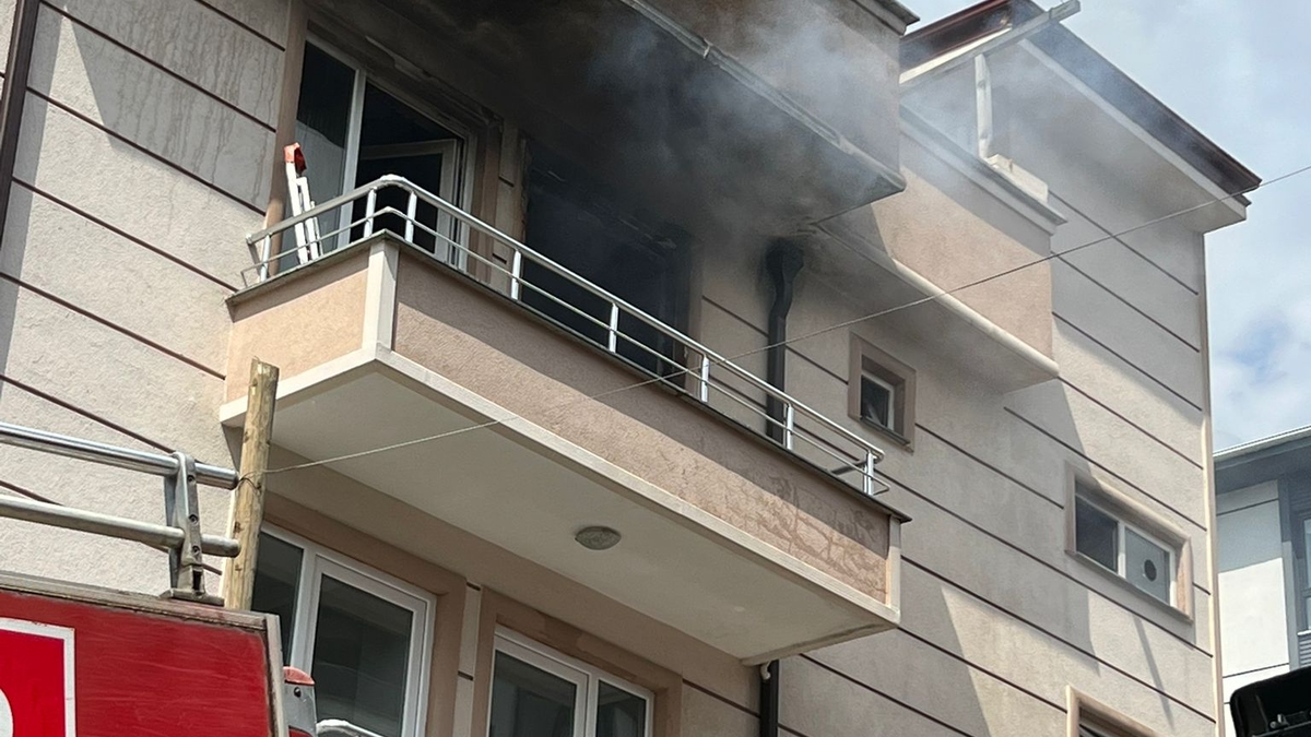 Çocukların çakmakla oyunu evi kül etti