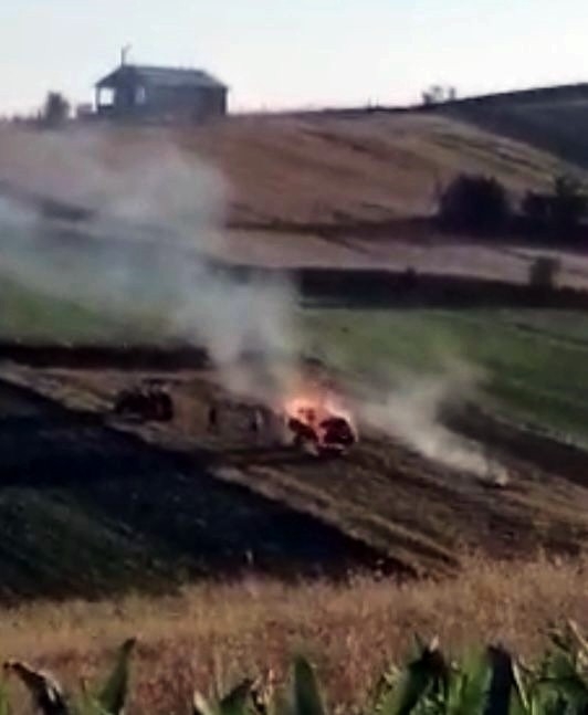 Çöpleri yakmak isterken römorku yaktı