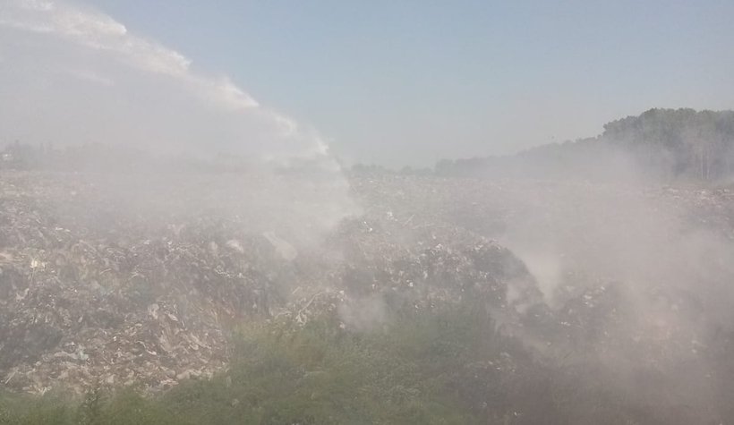 Çöplük yangını bıktırdı