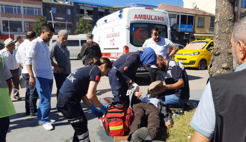 Cuma çıkışı cami avlusunda fenalaşıp yere yığıldı