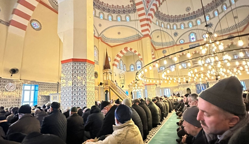 cuma-hutbesinin-bu-haftaki-konusu-gun-milletce-kenetlenme-gunudurdhzcvzfrsk