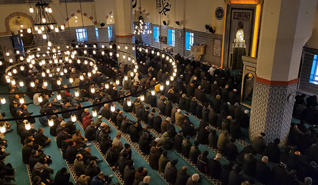 cuma-hutbesinin-bu-haftaki-konusu-gun-milletce-kenetlenme-gunudurdhzcvzfrsk
