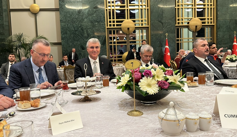 Cumhurbaşkanı, depremde görev yapanlarla iftarda buluştu