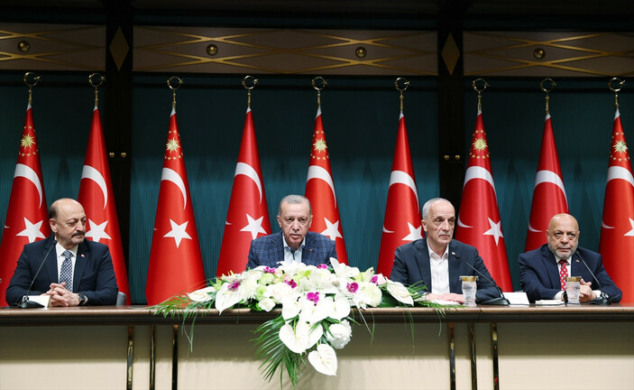cumhurbaskani-erdogan-acikladi-kamu-iscisinin-zam-orani-belli-oldur28vuvhsm1