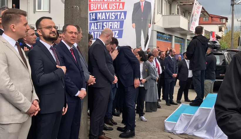 cumhurbaskani-erdogan-akyazi-dadedvvg52dt