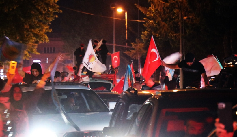 cumhurbaskani-erdogan-in-secim-zaferi-sakarya-da-boyle-kutlandidwjzrzb3bc