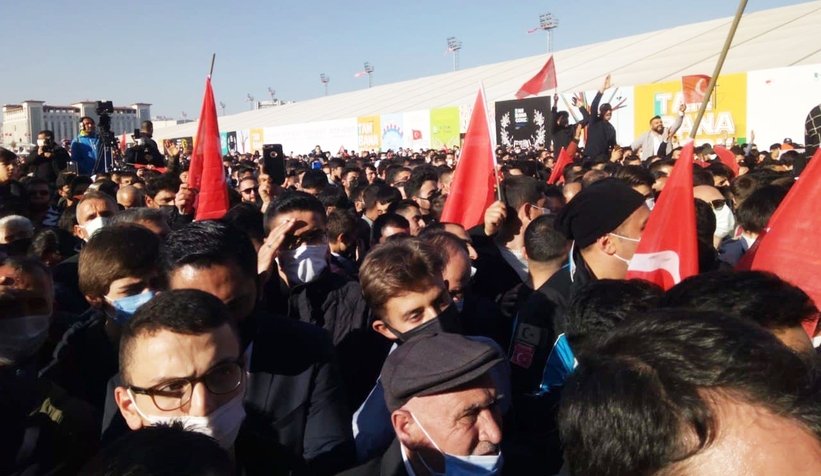 Cumhurbaşkanı Erdoğan, Sakarya’nın gençlik ödülünü Yüce’ye takdim etti