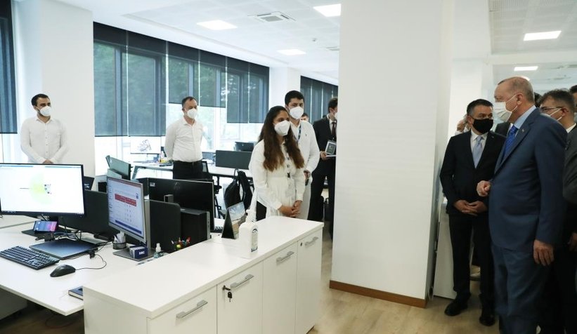 Cumhurbaşkanı Erdoğan Tank Palet Fabrikası'nda işçilere seslendi