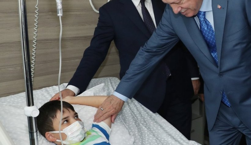 Cumhurbaşkanı'ndan hastanede yatan çocuklara ziyaret