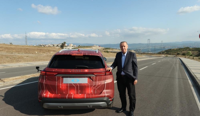 Cumhurbaşkanı TOGG'un direksiyonuna geçti