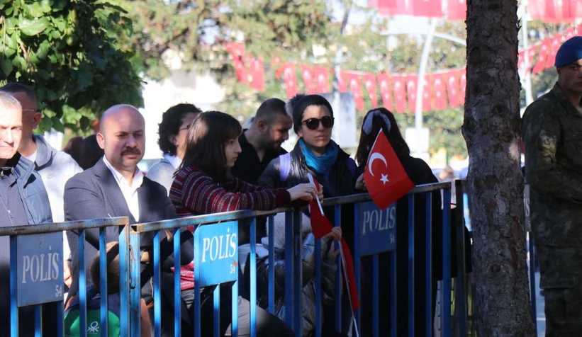 cumhuriyet-bayrami-sakarya-da-coskuyla-kutlandivuexwe1md0