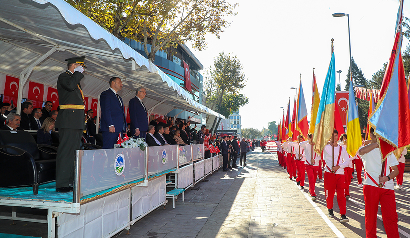 cumhuriyet-bayrami-sakarya-da-coskuyla-kutlandivuexwe1md0