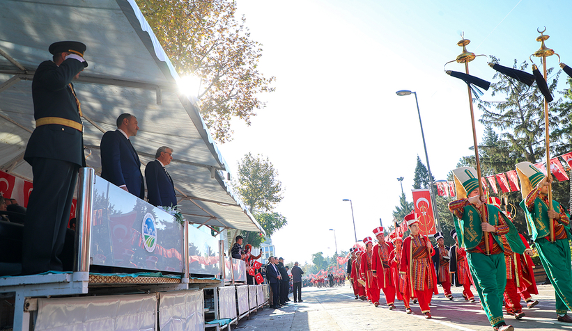cumhuriyet-bayrami-sakarya-da-coskuyla-kutlandivuexwe1md0