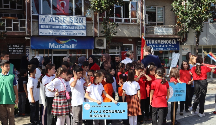 Cumhuriyetin 100. Yılı Akyazı’da coşku ile kutlanıyor