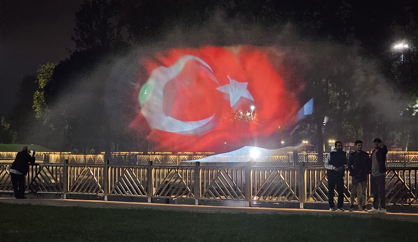 cumhuriyetin-101inci-yasinda-buyuleyici-gosterinmdkchbseu