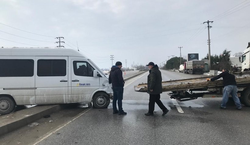 D-100 3 araçlı zincirleme kaza