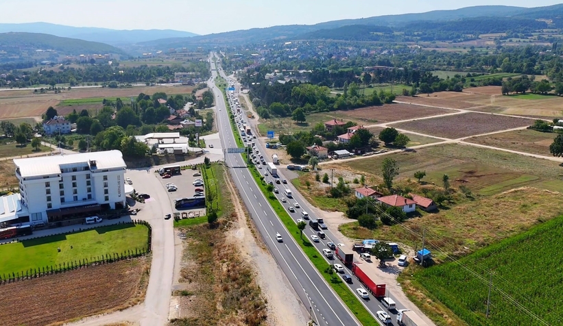 d-100-bolu-dagi-gecisinde-agir-tonajli-araclara-yasakbjzavgfdoe