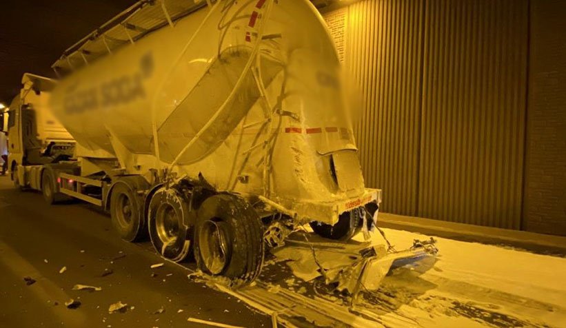 D-100'de  4 araçlı zincirleme kaza