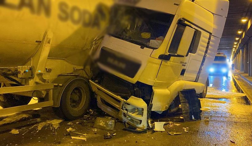 D-100'de  4 araçlı zincirleme kaza