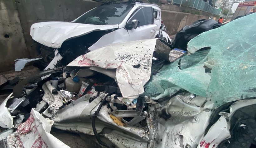 D-100'de feci kaza: 1'i ağır 3 yaralı