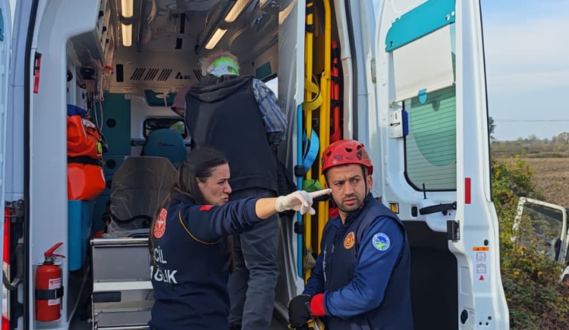 d-100-de-feci-kaza-araclar-tarlaya-uctudvn1vtvidu