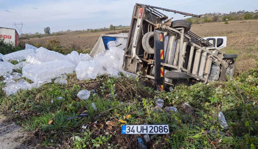 d-100-de-feci-kaza-araclar-tarlaya-uctudvn1vtvidu