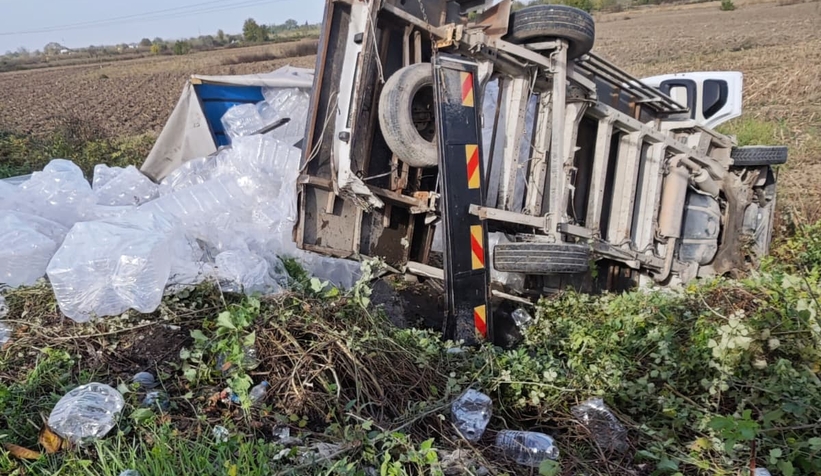 d-100-de-feci-kaza-araclar-tarlaya-uctudvn1vtvidu