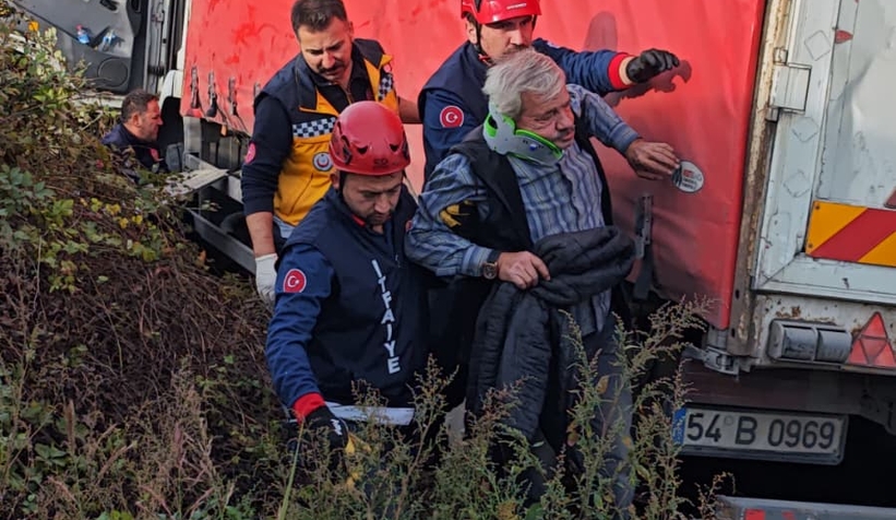 d-100-de-feci-kaza-araclar-tarlaya-uctudvn1vtvidu