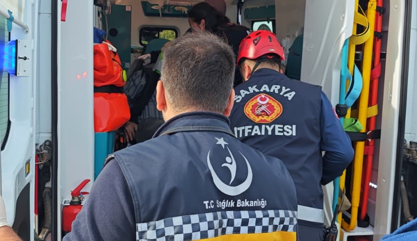 d-100-de-feci-kaza-araclar-tarlaya-uctudvn1vtvidu