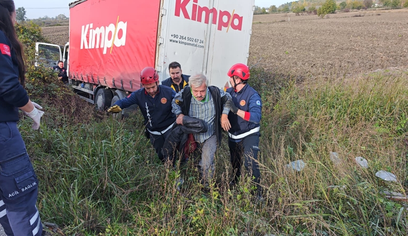 d-100-de-feci-kaza-araclar-tarlaya-uctudvn1vtvidu