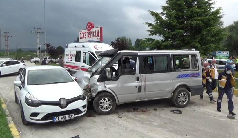  D-100'de kaza: 10 yaralı