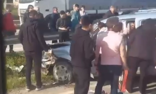 D-100'de kaza: 2 yaralı