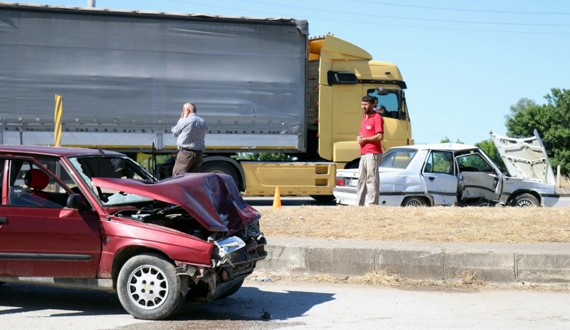 D-100'de kaza:1'i çocuk 5 yaralı