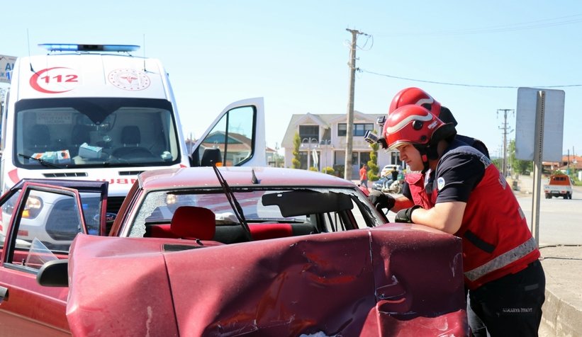 D-100'de kaza:1'i çocuk 5 yaralı