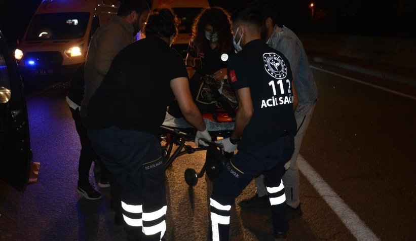 D-100'de servis otobüsü ile hafif ticari araç çarpıştı: