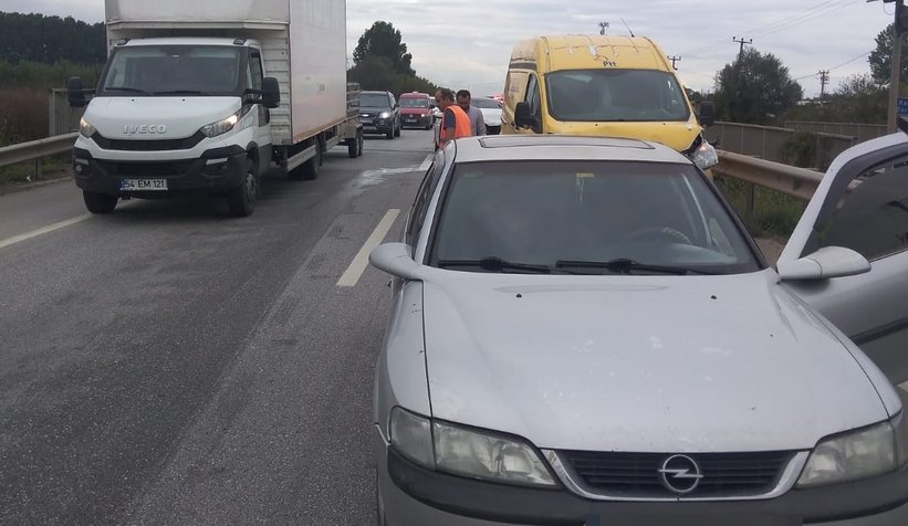 D-100'de zincirleme kaza: 2 yaralı