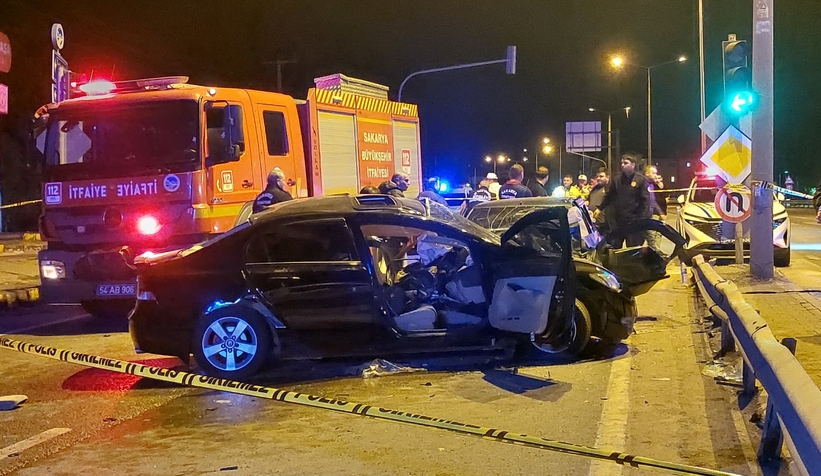 d-100-karayolunda-korkunc-kaza-1-olu-3-yaraliedzes0vnd0