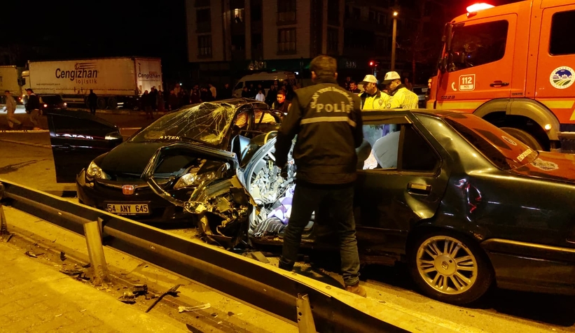 d-100-karayolunda-korkunc-kaza-1-olu-3-yaraliedzes0vnd0