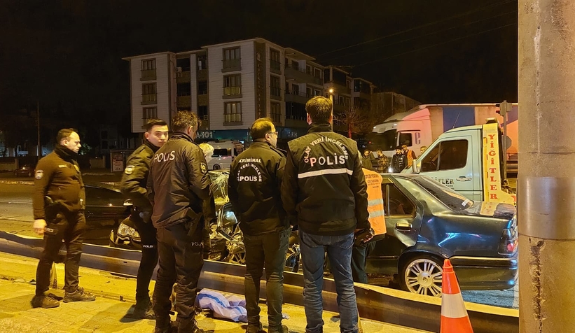 d-100-karayolunda-korkunc-kaza-1-olu-3-yaraliedzes0vnd0