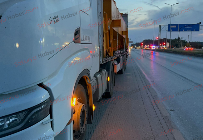 D-100'de feci kaza: 2 ağır yaralı