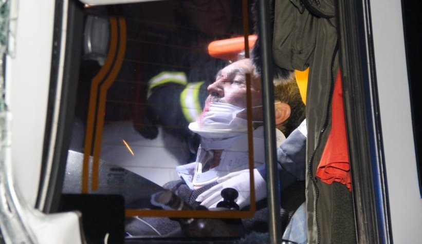 D-100’de halk otobüsü tıra çarptı: 6 yaralı