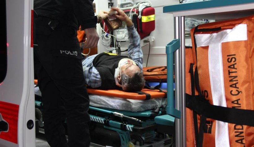 D-100’de halk otobüsü tıra çarptı: 6 yaralı