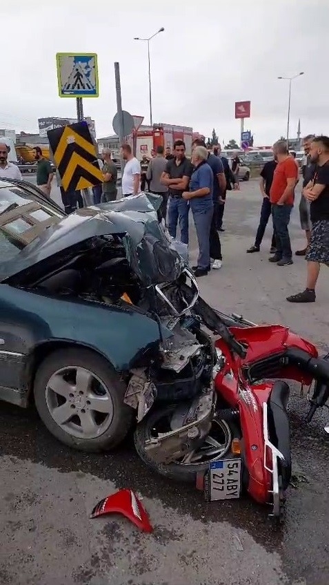 D-100’de kaza: 4 yaralı