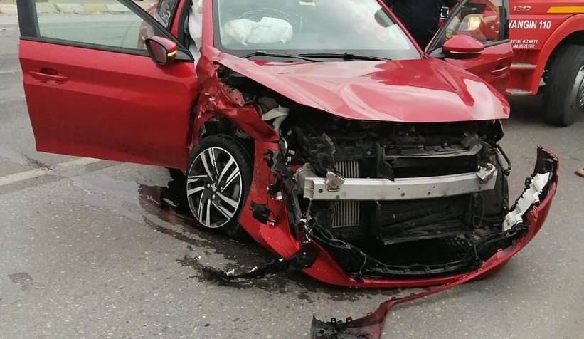 D-100’de kaza: 4 yaralı