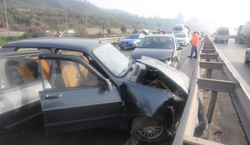 D-100’de zincirleme kaza: 6 yaralı