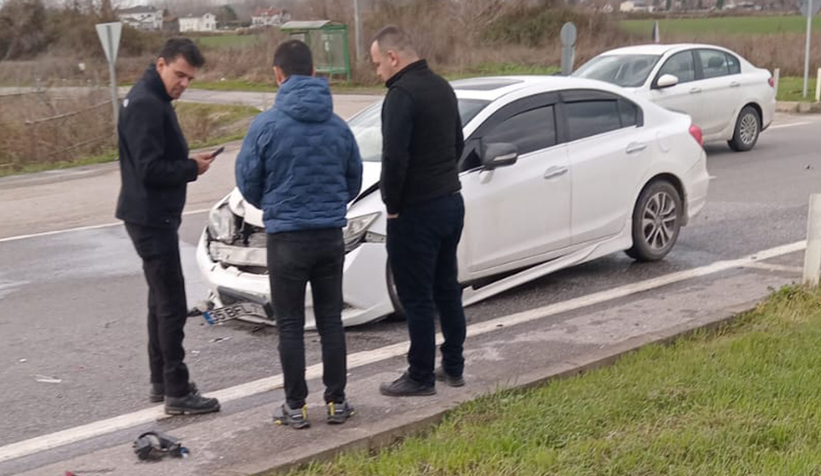 D-140'da otomobiller çarpıştı: 2 yaralı